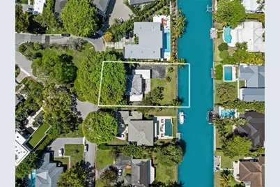 655 Buttonwood Ln, Miami, FL 33137 - Photo 21