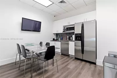 175 SW 7th St #1612, Miami, FL 33130 - Photo 5