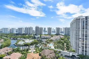 1000 W Island Blvd, Aventura, FL 33160 - Photo 39