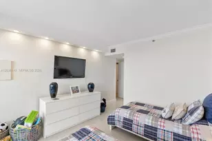 1000 W Island Blvd, Aventura, FL 33160 - Photo 21