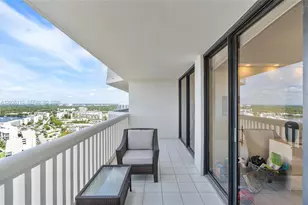 1000 W Island Blvd, Aventura, FL 33160 - Photo 53