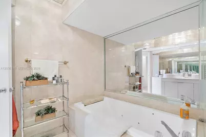 1000 W Island Blvd #2307, Aventura, FL 33160 - Photo 35
