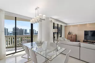 1000 W Island Blvd, Aventura, FL 33160 - Photo 9