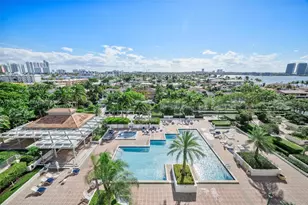 1000 W Island Blvd, Aventura, FL 33160 - Photo 61