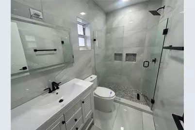1060 Tyler St, Hollywood, FL 33019 - Photo 13