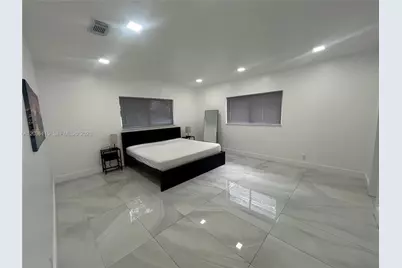1060 Tyler St, Hollywood, FL 33019 - Photo 11