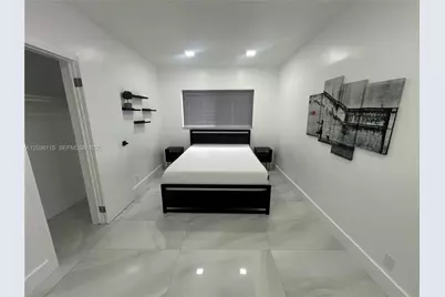 1060 Tyler St, Hollywood, FL 33019 - Photo 9