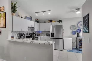 12026 NW 11th St, Pembroke Pines, FL 33026 - Photo 11