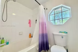 20807 NW 1st St, Pembroke Pines, FL 33029 - Photo 27