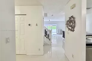 20807 NW 1st St, Pembroke Pines, FL 33029 - Photo 9
