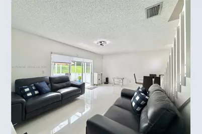 20807 NW 1st St, Pembroke Pines, FL 33029 - Photo 7