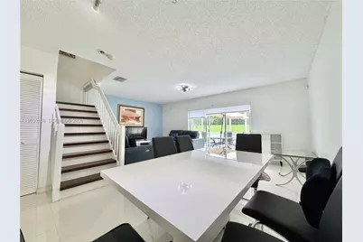 20807 NW 1st St, Pembroke Pines, FL 33029 - Photo 3