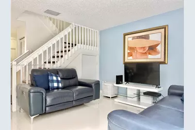 20807 NW 1st St, Pembroke Pines, FL 33029 - Photo 5