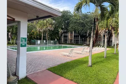 1075 Riverside Dr #505, Coral Springs, FL 33071 - Photo 13