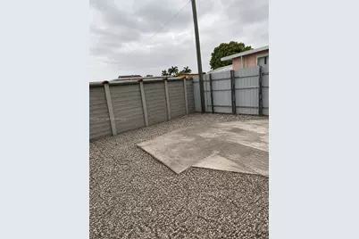 380 W 45th St, Hialeah, FL 33012 - Photo 15