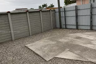 380 W 45th St, Hialeah, FL 33012 - Photo 15