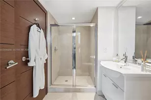 465 Brickell Ave, Miami, FL 33131 - Photo 21