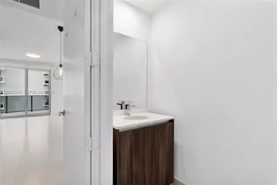 488 NE 18th St #1805, Miami, FL 33132 - Photo 5