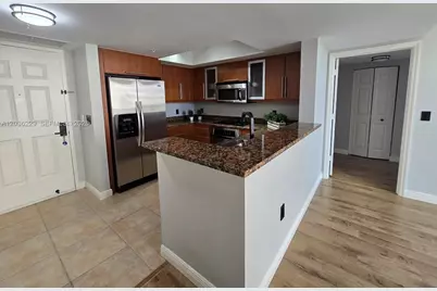 888 S Douglas Rd #605, Coral Gables, FL 33134 - Photo 5
