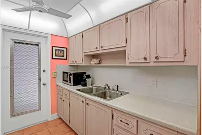 2500 NE 9th St #111, Fort Lauderdale, FL 33304 - Photo 7