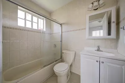 11250 SW 7th St, Sweetwater, FL 33174 - Photo 17