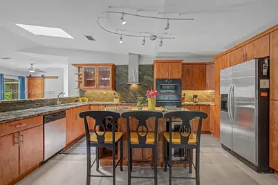 15741 SW 147th Ct, Miami, FL 33187 - Photo 5