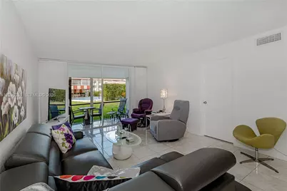 9410 N Hollybrook Lake Dr #11-109, Pembroke Pines, FL 33025 - Photo 11
