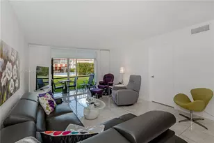 9410 N Hollybrook Lake Dr, Pembroke Pines, FL 33025 - Photo 11