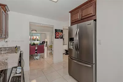 9410 N Hollybrook Lake Dr #11-109, Pembroke Pines, FL 33025 - Photo 5