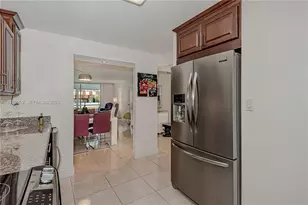 9410 N Hollybrook Lake Dr, Pembroke Pines, FL 33025 - Photo 5