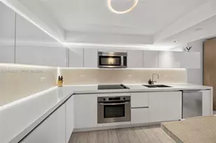 102 24th St, Miami Beach, FL 33139 - Photo 17