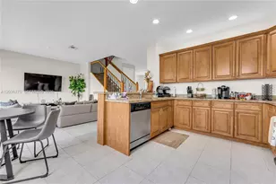 2925 NW 126th Ave, Sunrise, FL 33323 - Photo 9