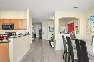 8128 NW 108th Ct, Doral, FL 33178 - Photo 5