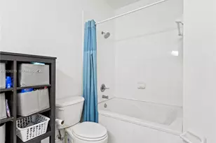 8128 NW 108th Ct, Doral, FL 33178 - Photo 25