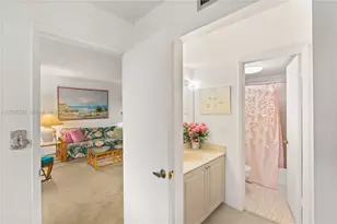 10155 NW 9th St Cir, Miami, FL 33172 - Photo 9