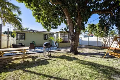 5232 NE 2nd Ave, Oakland Park, FL 33334 - Photo 17