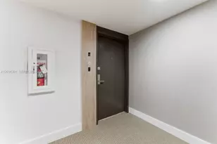 801 N Venetian Dr, Miami, FL 33139 - Photo 29