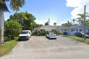 812 NE 2nd St, Hallandale Beach, FL 33009 - Photo 1