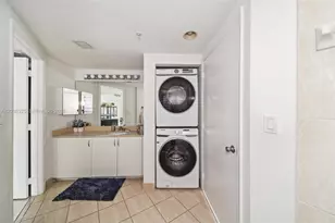 1750 N Bayshore Dr, Miami, FL 33132 - Photo 19