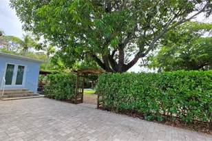 390 NE 127th St, North Miami, FL 33161 - Photo 5
