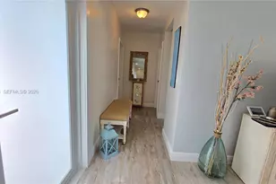 390 NE 127th St, North Miami, FL 33161 - Photo 15