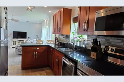 390 NE 127th St, North Miami, FL 33161 - Photo 13
