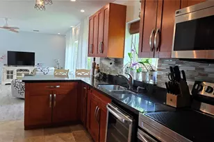 390 NE 127th St, North Miami, FL 33161 - Photo 13