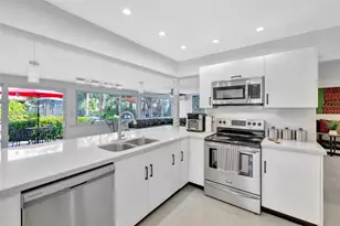 2261 NE 62nd St, Fort Lauderdale, FL 33308 - Photo 11