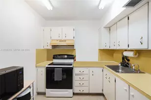 250 180th Dr, Sunny Isles Beach, FL 33160 - Photo 5