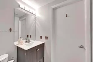 2475 Brickell Ave, Miami, FL 33129 - Photo 15