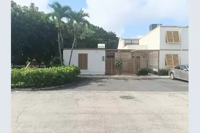 1700 SW 131st Place Cir S, Miami, FL 33175 - Photo 1