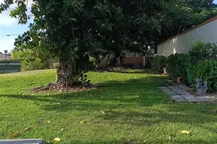 1700 SW 131st Pl Cir S, Miami, FL 33175 - Photo 3