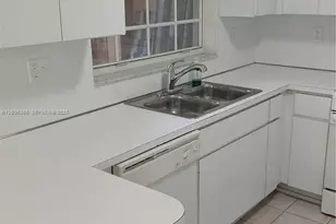 7083 SW 158th Ct, Miami, FL 33193 - Photo 9