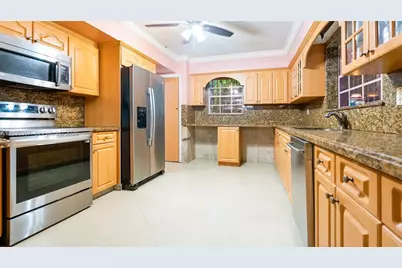 315 NW 124th St, North Miami, FL 33168 - Photo 11